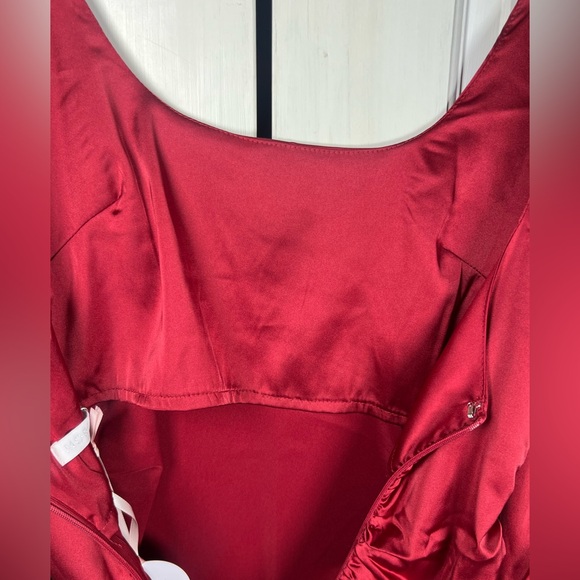 NWT Revolve’s More To Come Blaire Mini Dress Ruched Puff Sleeve Satin Red Sz S - Picture 7 of 9